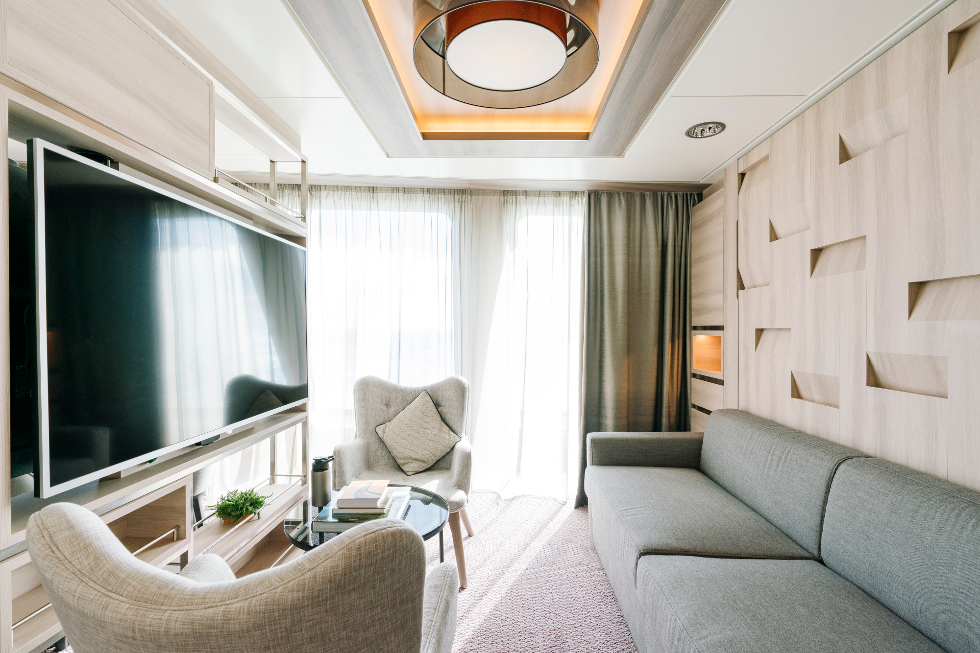 MyCruise Hurtigruten MS-Roald-Amundsen Kahytter Suite MB3